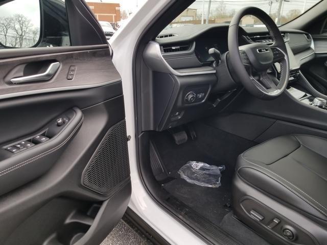 new 2025 Jeep Grand Cherokee car, priced at $44,795