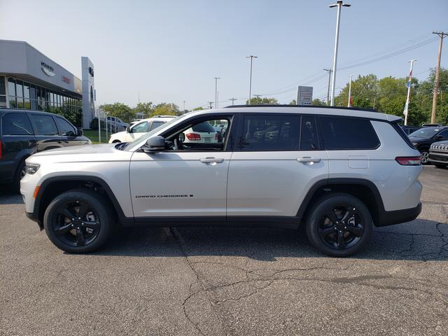 new 2024 Jeep Grand Cherokee L car, priced at $49,619