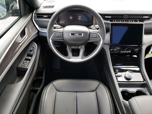 new 2025 Jeep Grand Cherokee car, priced at $44,208