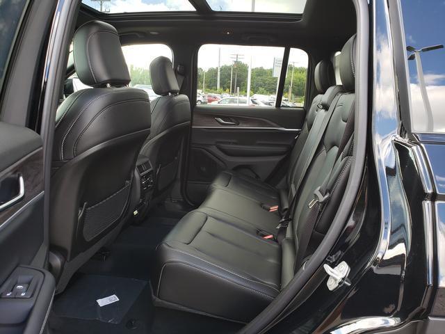new 2025 Jeep Grand Cherokee car, priced at $44,208