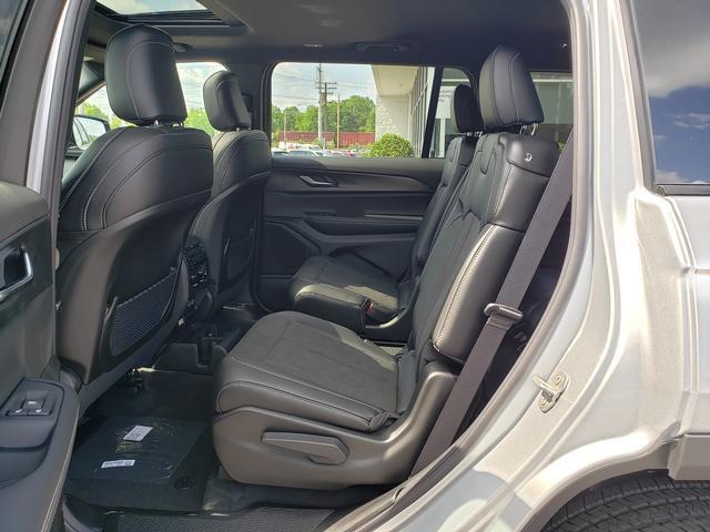 new 2025 Jeep Grand Cherokee L car, priced at $43,365