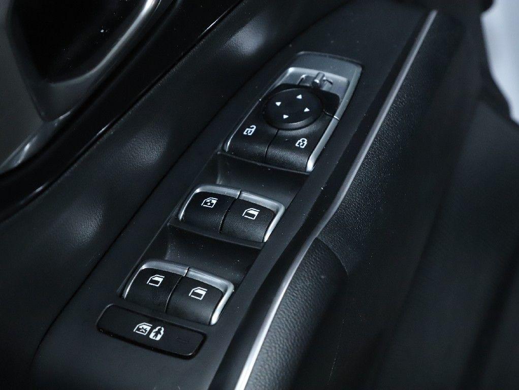 used 2023 Kia Sorento car, priced at $21,989