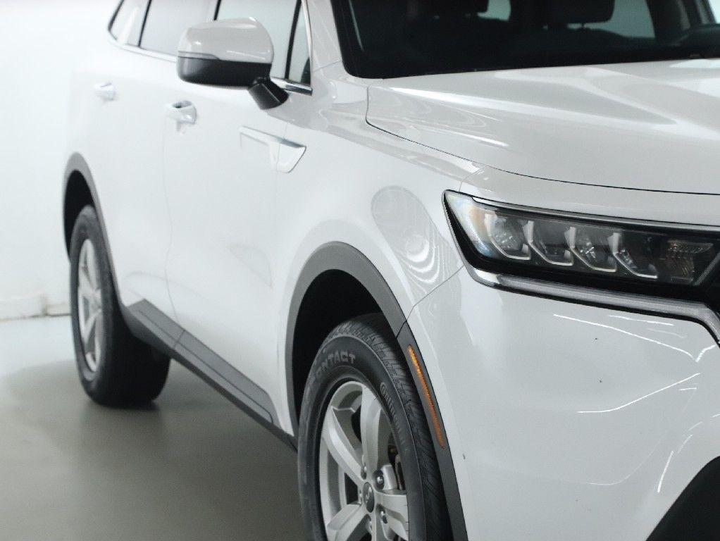 used 2023 Kia Sorento car, priced at $21,989