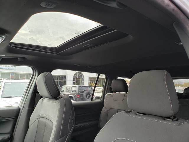 new 2025 Jeep Grand Cherokee L car, priced at $36,024