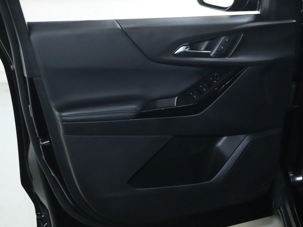 used 2025 Chevrolet Equinox car, priced at $25,987