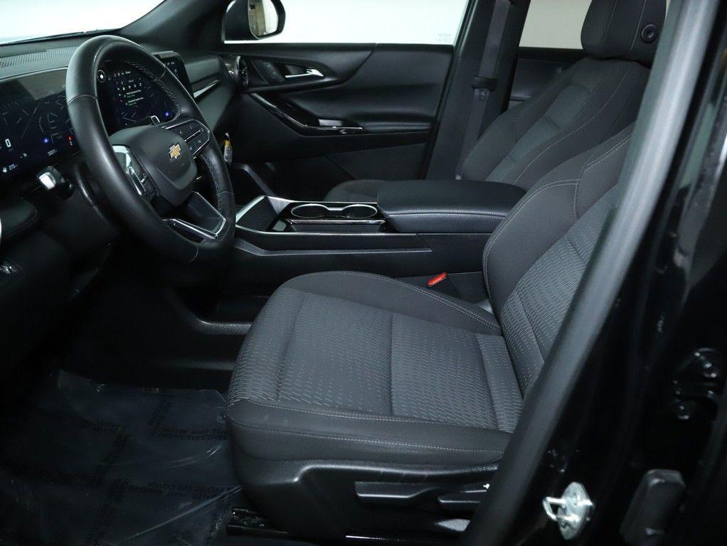 used 2025 Chevrolet Equinox car, priced at $25,987