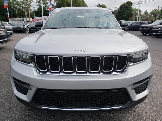 new 2024 Jeep Grand Cherokee car, priced at $37,204