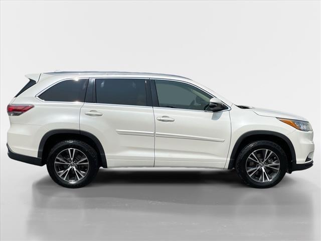 used 2016 Toyota Highlander car, priced at $22,207