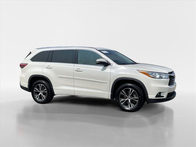 used 2016 Toyota Highlander car, priced at $22,207