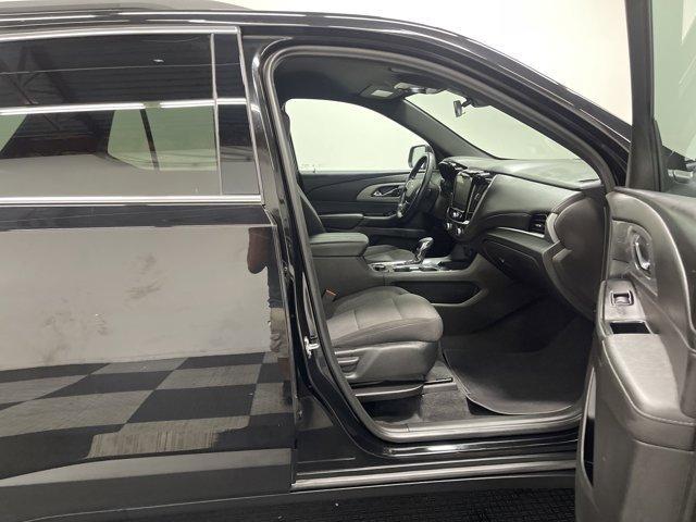 used 2023 Chevrolet Traverse car, priced at $30,998