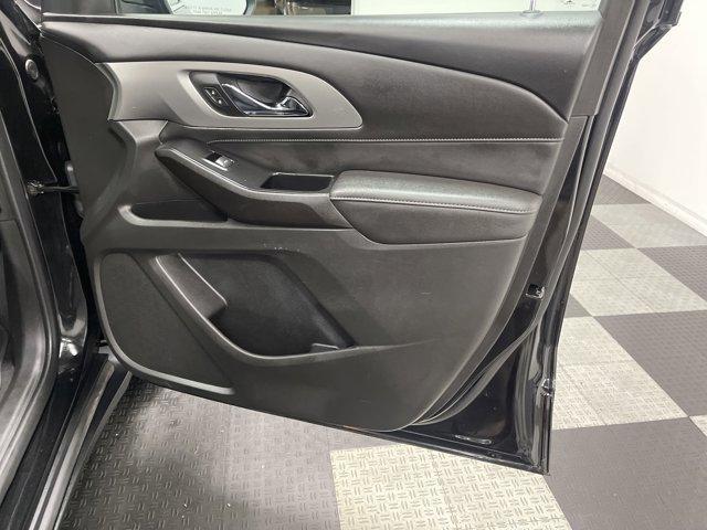 used 2023 Chevrolet Traverse car, priced at $30,998