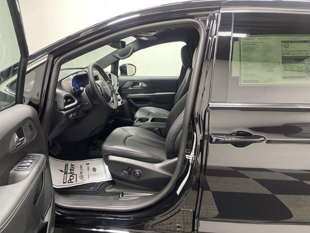 new 2025 Chrysler Pacifica car, priced at $39,752