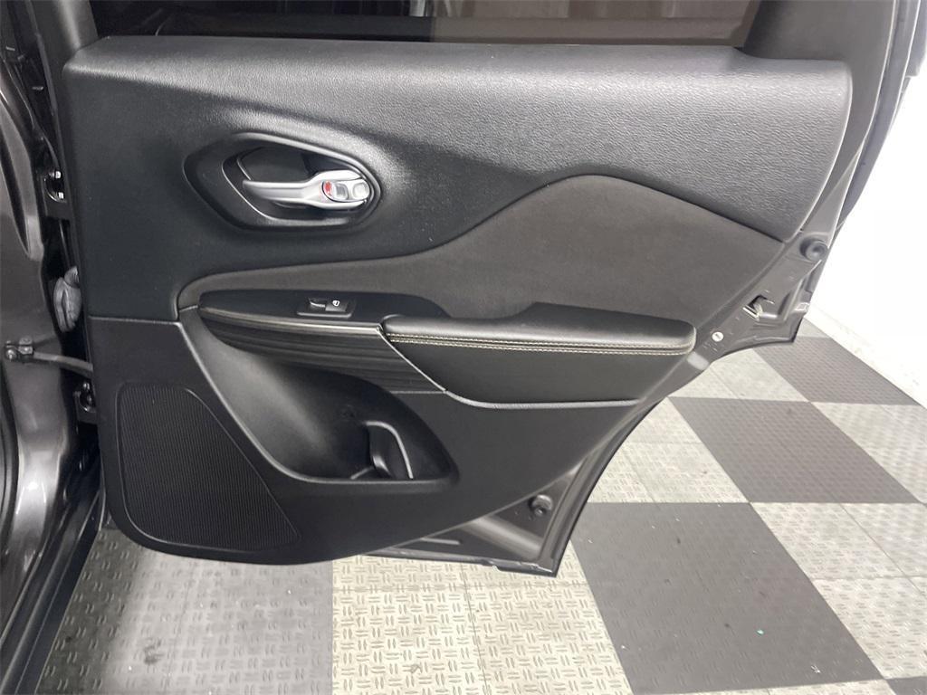 used 2015 Jeep Cherokee car, priced at $12,053