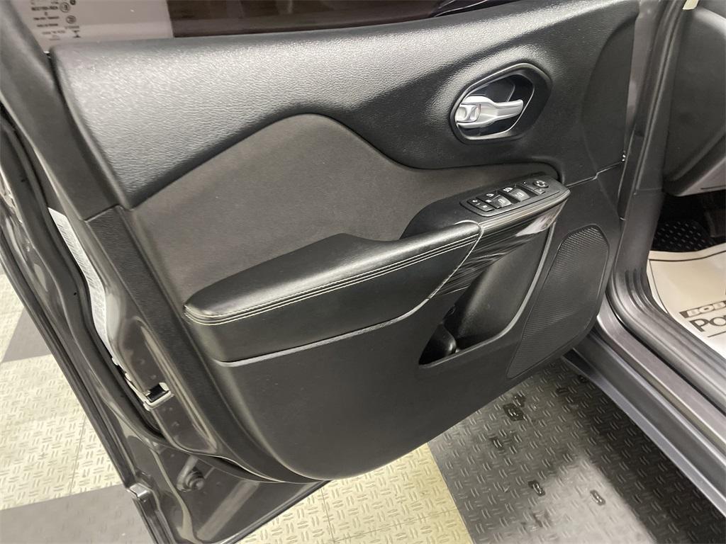 used 2015 Jeep Cherokee car, priced at $12,053
