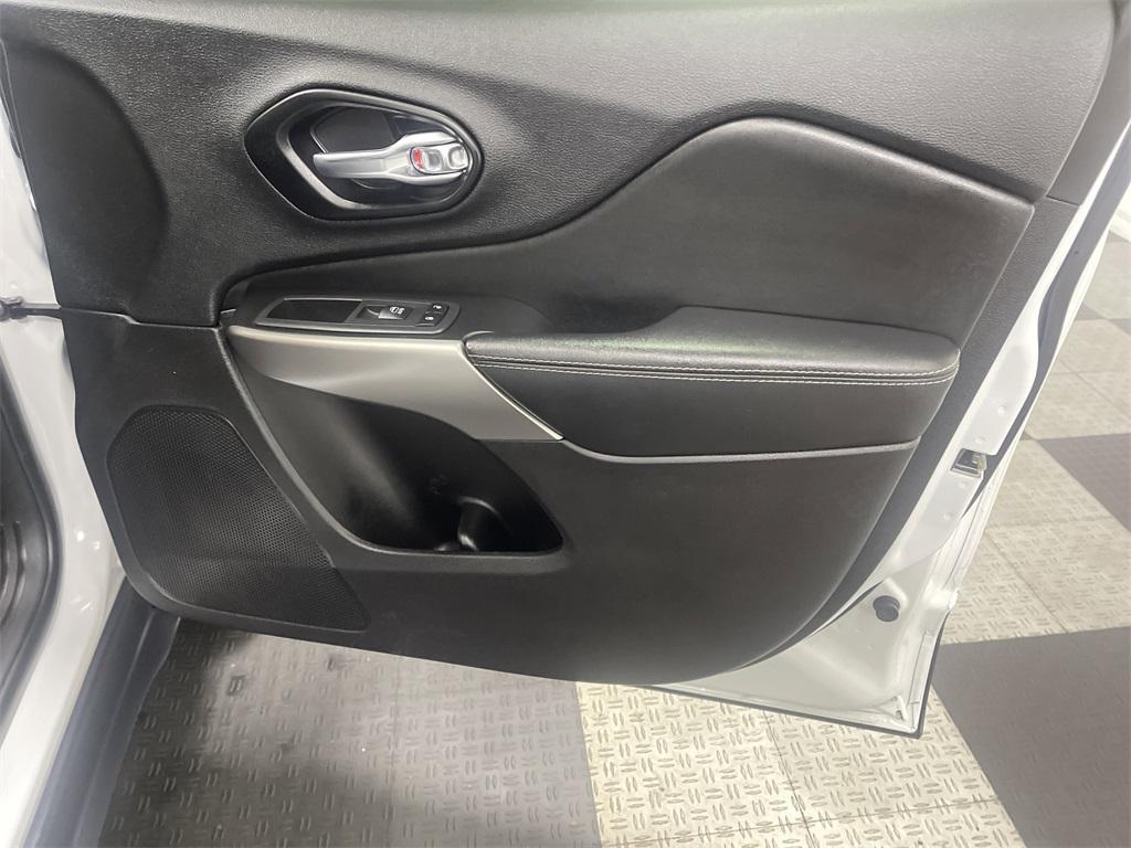 used 2021 Jeep Cherokee car, priced at $23,256