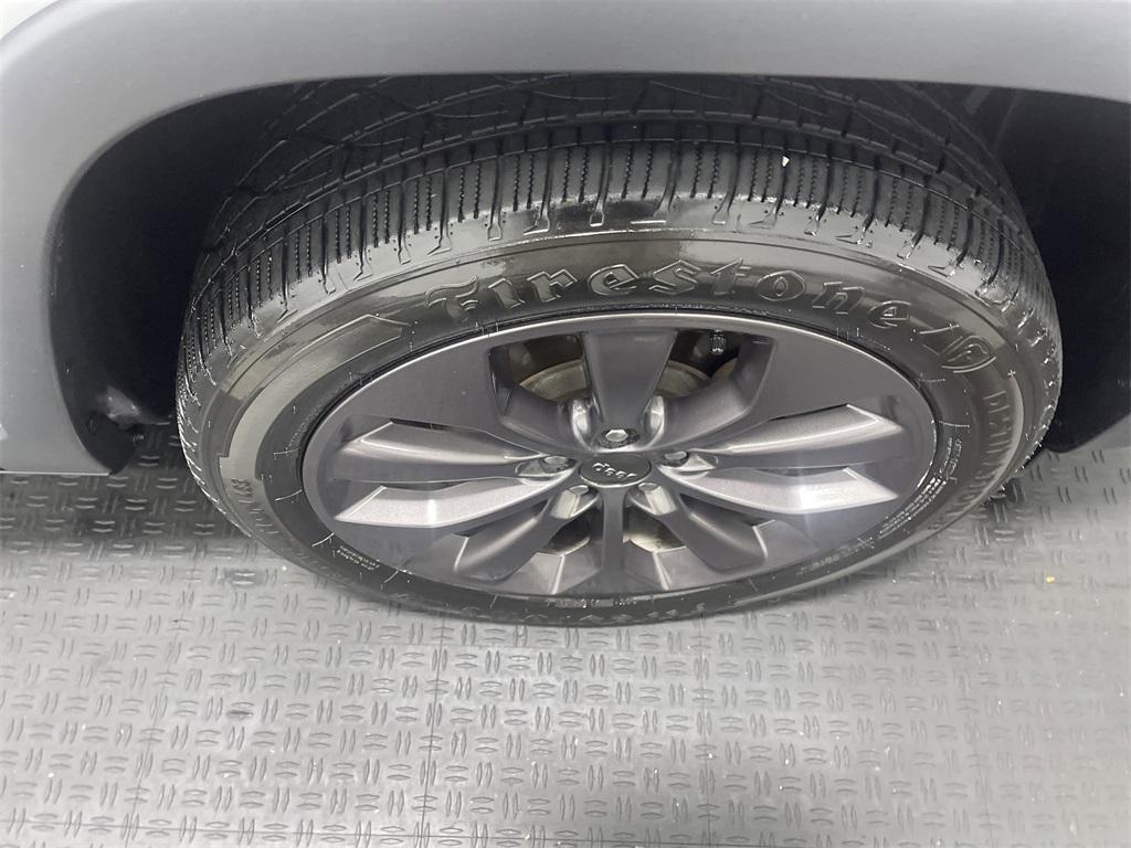 used 2021 Jeep Cherokee car, priced at $23,256
