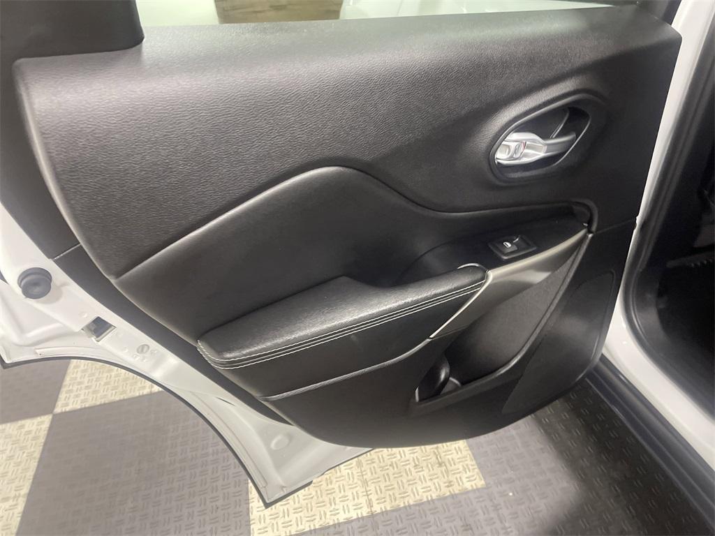 used 2021 Jeep Cherokee car, priced at $23,256