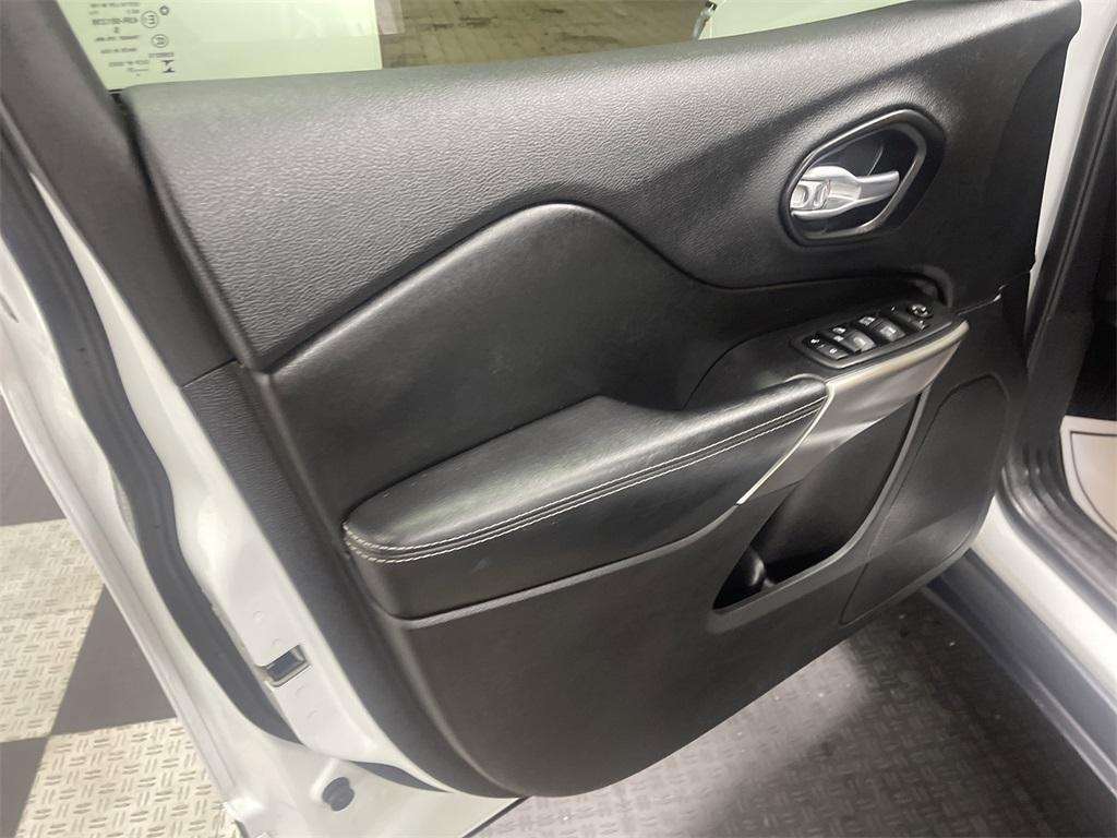 used 2021 Jeep Cherokee car, priced at $23,256