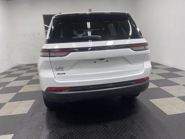 new 2025 Jeep Grand Cherokee car, priced at $40,068