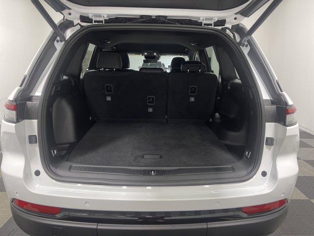 new 2025 Jeep Grand Cherokee car, priced at $40,068