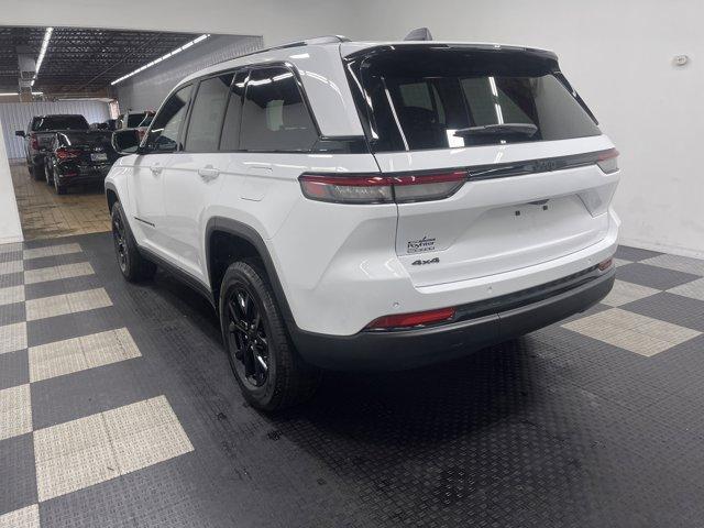 new 2025 Jeep Grand Cherokee car, priced at $40,068