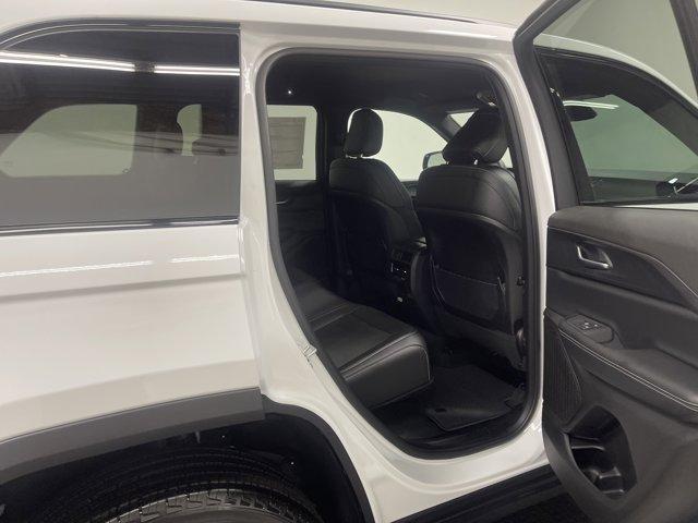 new 2025 Jeep Grand Cherokee car, priced at $40,068