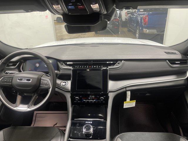 new 2025 Jeep Grand Cherokee car, priced at $40,068