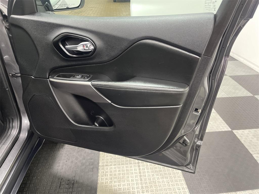 used 2021 Jeep Cherokee car, priced at $20,172