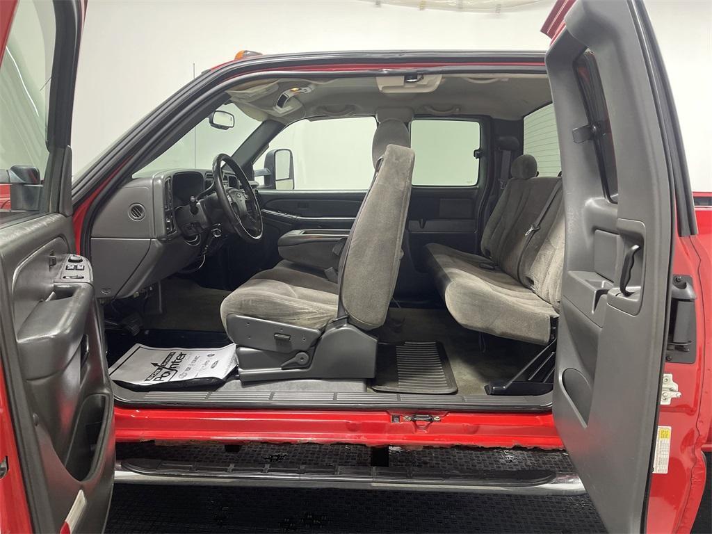 used 2006 Chevrolet Silverado 2500 car, priced at $17,998