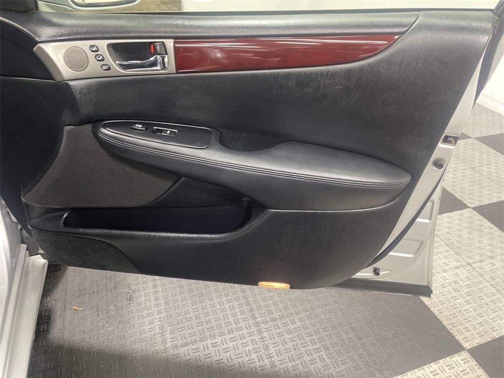 used 2005 Lexus ES 330 car, priced at $4,700