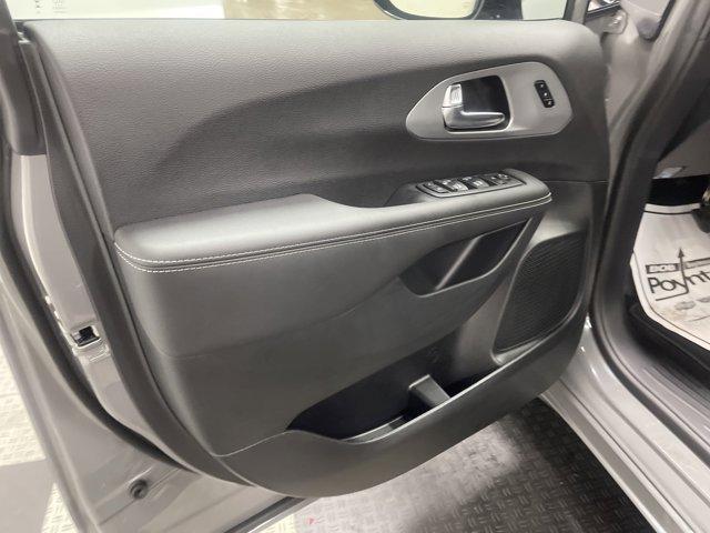 new 2025 Chrysler Pacifica car, priced at $46,626