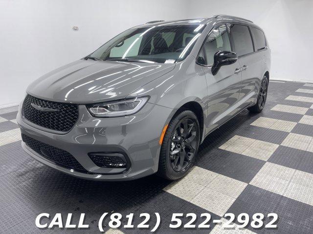new 2025 Chrysler Pacifica car, priced at $46,626