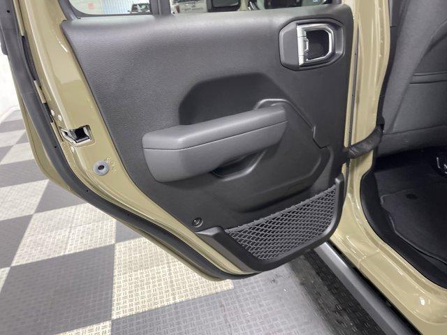new 2025 Jeep Gladiator car, priced at $41,303