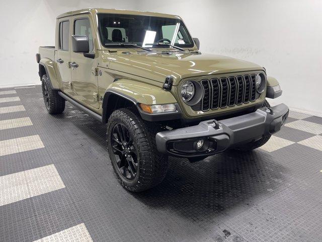 new 2025 Jeep Gladiator car, priced at $41,303