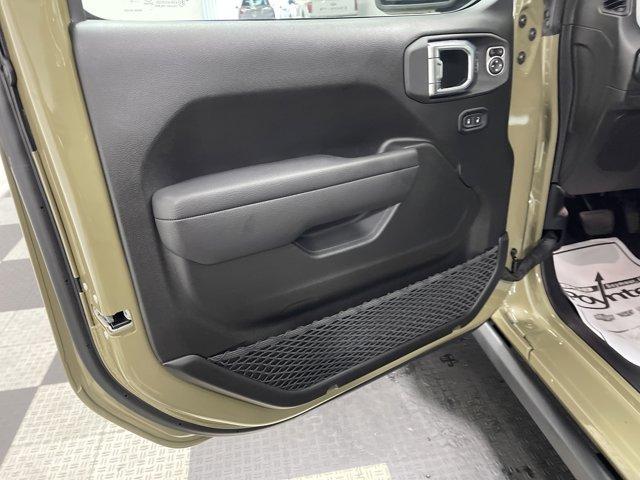 new 2025 Jeep Gladiator car, priced at $41,303