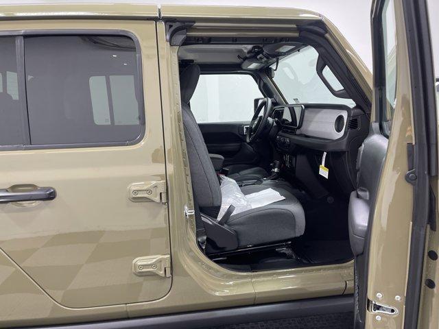 new 2025 Jeep Gladiator car, priced at $41,303