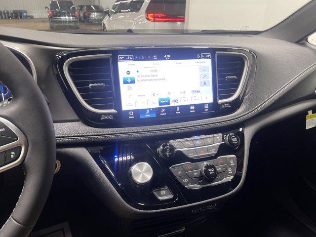 new 2025 Chrysler Pacifica car, priced at $41,032
