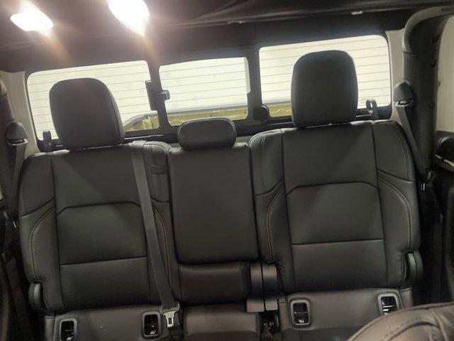 new 2025 Jeep Gladiator car, priced at $44,327
