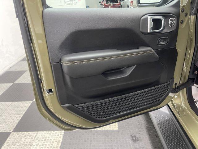 new 2025 Jeep Gladiator car, priced at $44,327