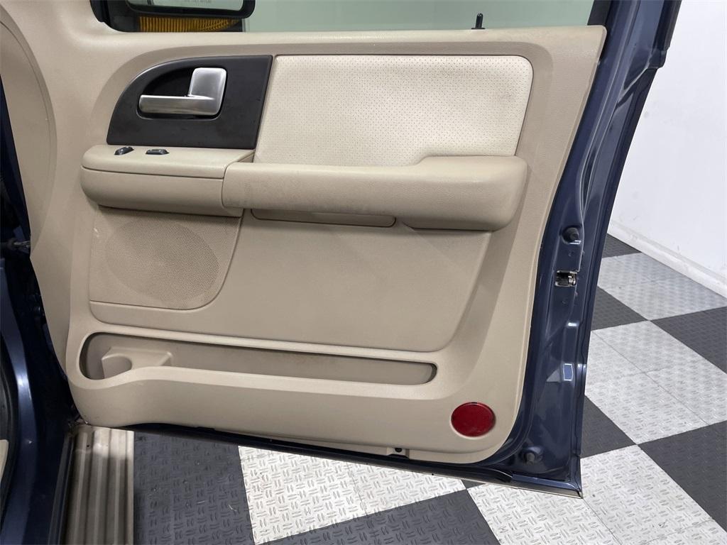 used 2004 Ford Expedition car, priced at $3,999