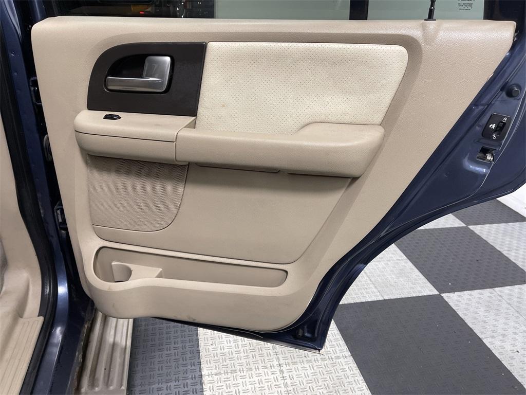 used 2004 Ford Expedition car, priced at $3,999