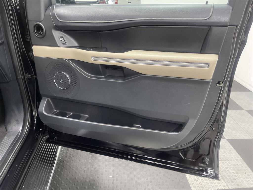 used 2023 Ford Expedition Max car, priced at $40,018