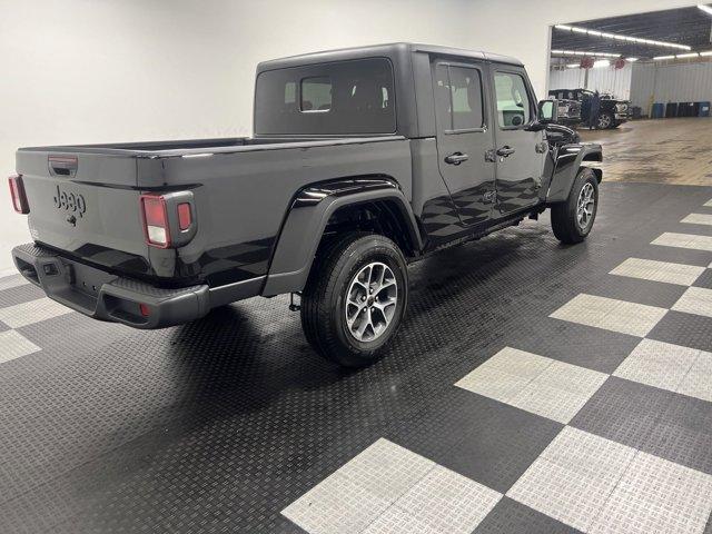 new 2024 Jeep Gladiator car, priced at $39,005