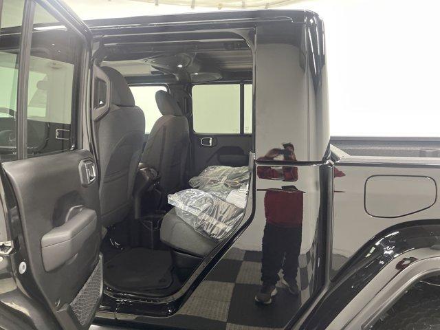 new 2025 Jeep Gladiator car, priced at $41,303