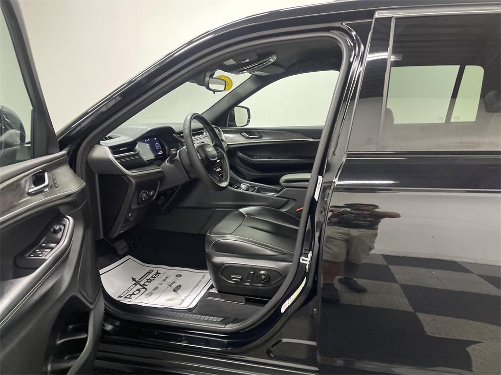 used 2024 Jeep Grand Cherokee car, priced at $36,516