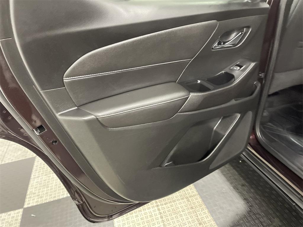 used 2023 Chevrolet Traverse car, priced at $30,317