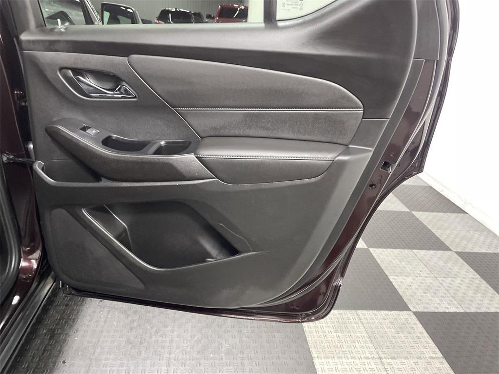 used 2023 Chevrolet Traverse car, priced at $30,317