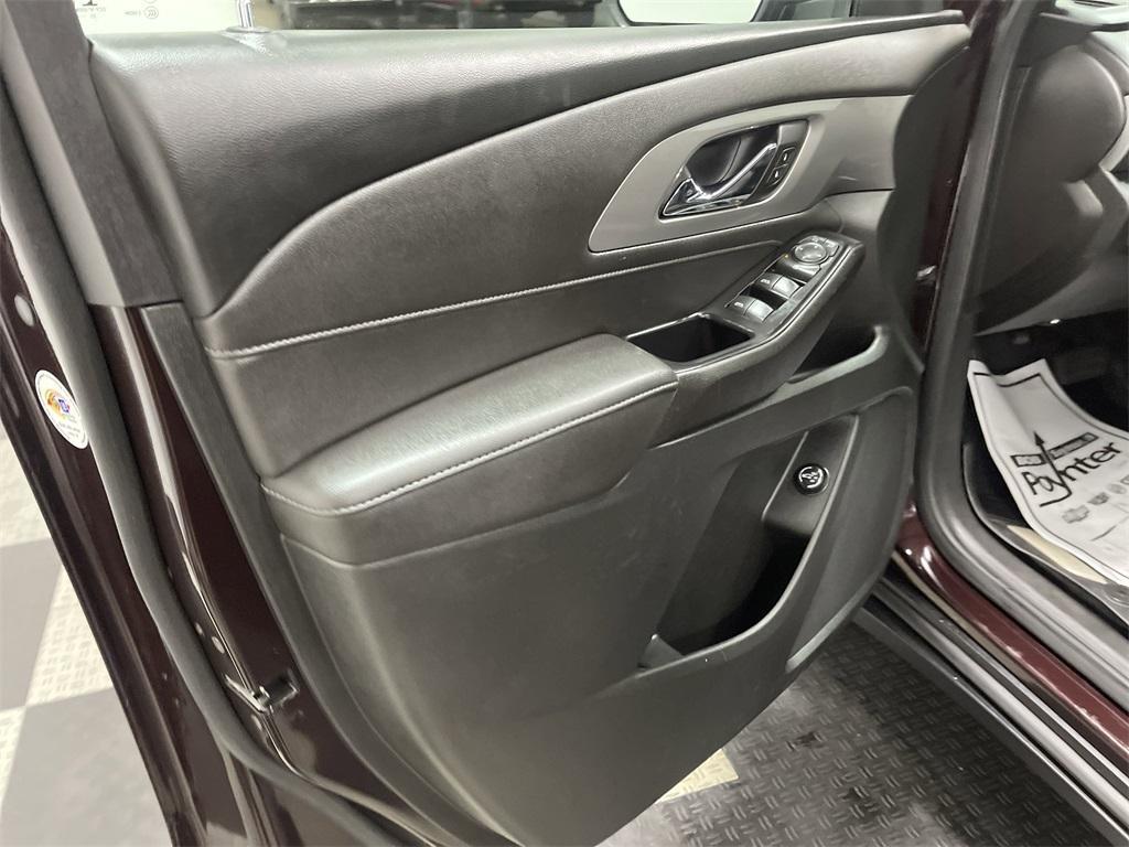 used 2023 Chevrolet Traverse car, priced at $29,472
