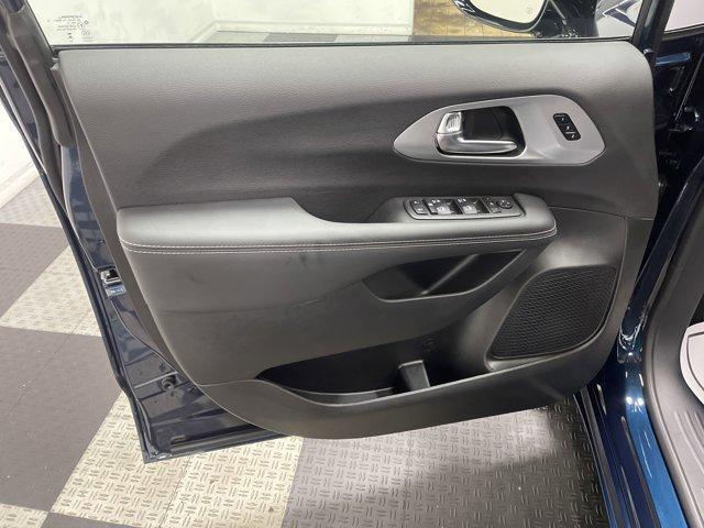 new 2025 Chrysler Pacifica car, priced at $46,612