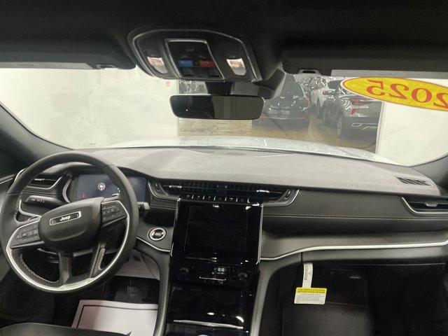 new 2025 Jeep Grand Cherokee car, priced at $41,117